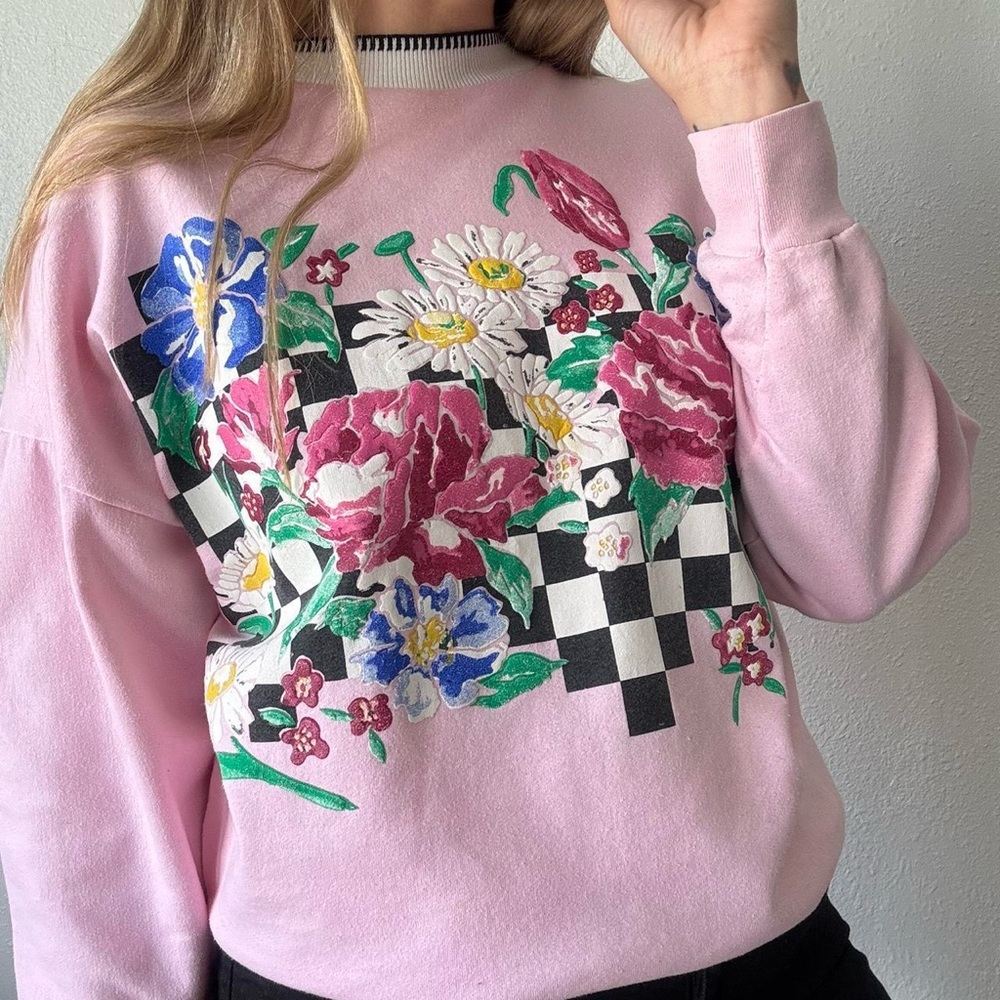 Light pink floral graphic 90s vintage sweatshirt